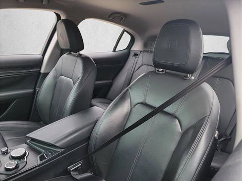 Used 2018 Alfa Romeo Stelvio Sport w/ Cold Weather Package image 13