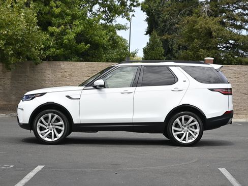 Used 2017 Land Rover Discovery HSE Luxury AWD/4WD image 8