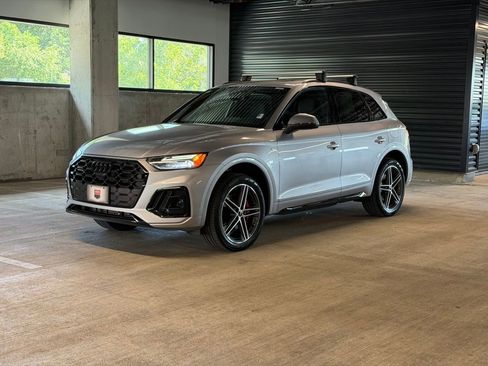 Used 2024 Audi Q5 e Premium Plus w/ Premium Plus Package AWD/4WD image 1