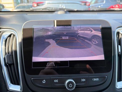 Used 2021 Chevrolet Malibu LT FWD image 27