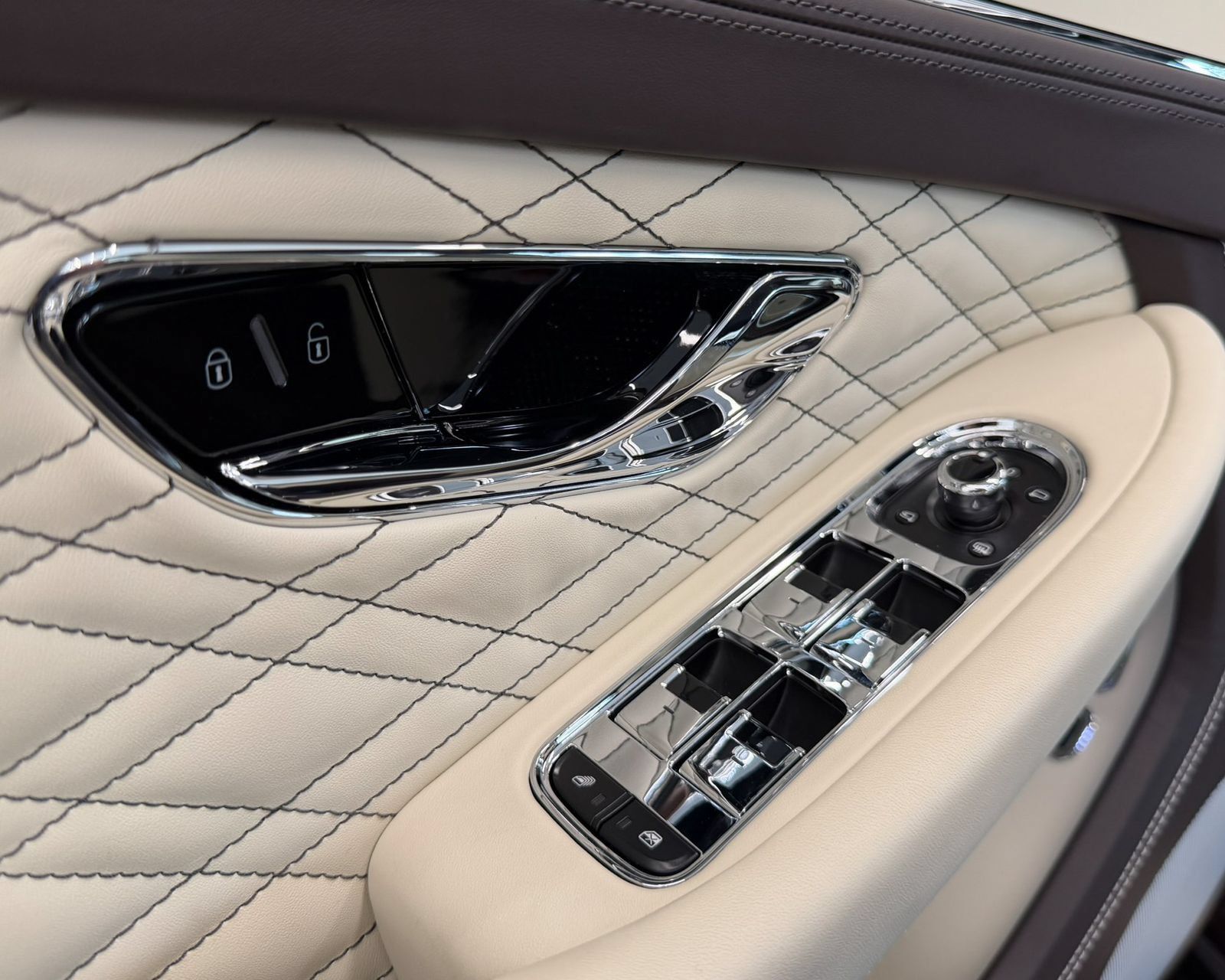 Used 2023 Bentley Continental GT V8 AWD/4WD image 13