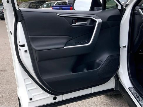 Used 2024 Toyota RAV4 XLE image 21