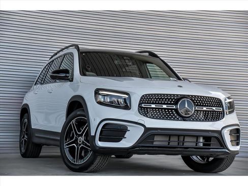 Certified 2025 Mercedes-Benz GLB 250 GLB 250 4MATIC image 1