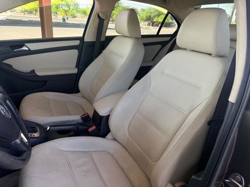 Used 2011 Volkswagen Jetta SE FWD image 10