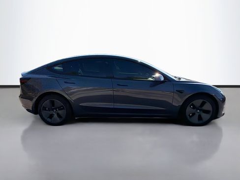 Used 2023 Tesla Model 3 Standard Range image 2