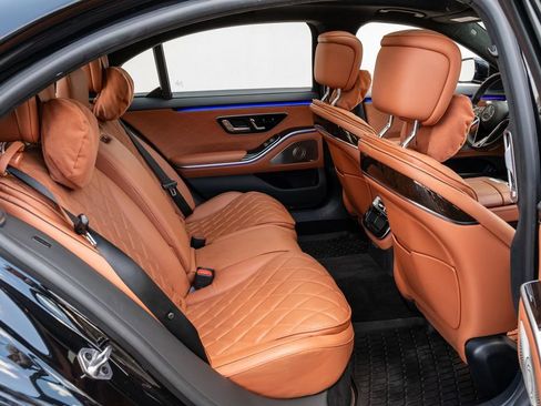 Used 2022 Mercedes-Benz S 580 4MATIC Sedan w/ Warmth & Comfort Package image 32