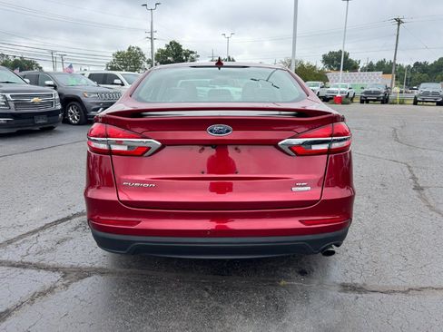 Used 2019 Ford Fusion SE w/ Equipment Group 151A FWD image 4