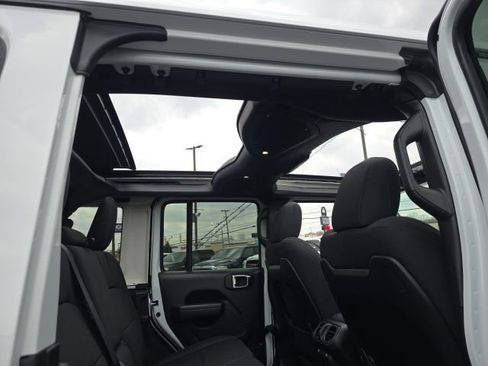 Used 2025 Jeep Wrangler Unlimited Rubicon 4xe w/ Safety Group AWD/4WD image 52