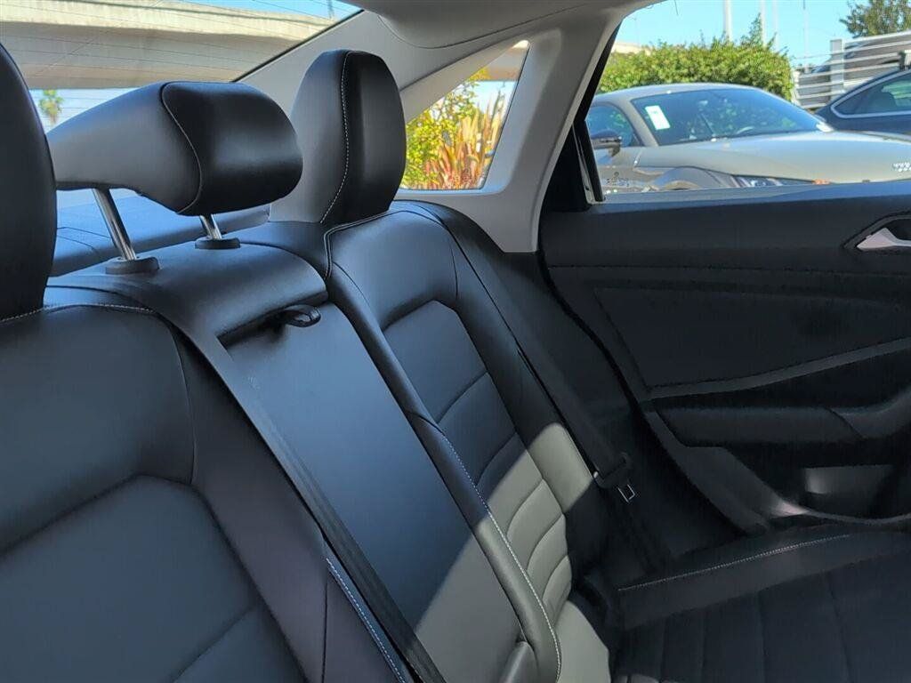 Used 2023 Volkswagen Jetta SE w/ Panoramic Sunroof Package FWD image 14