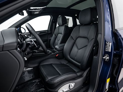 New 2026 Porsche Macan AWD/4WD image 5