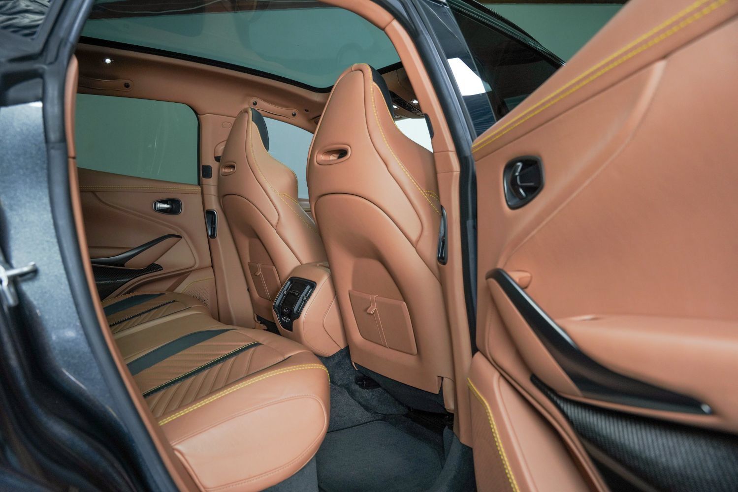 Used 2023 Aston Martin DBX 707 AWD/4WD image 36