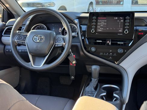 Used 2022 Toyota Camry LE image 27