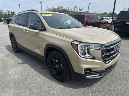 Used 2023 GMC Terrain AT4 w/ Infotainment Package II image 4