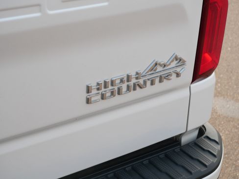 Used 2020 Chevrolet Silverado 1500 High Country w/ Technology Package AWD/4WD image 20