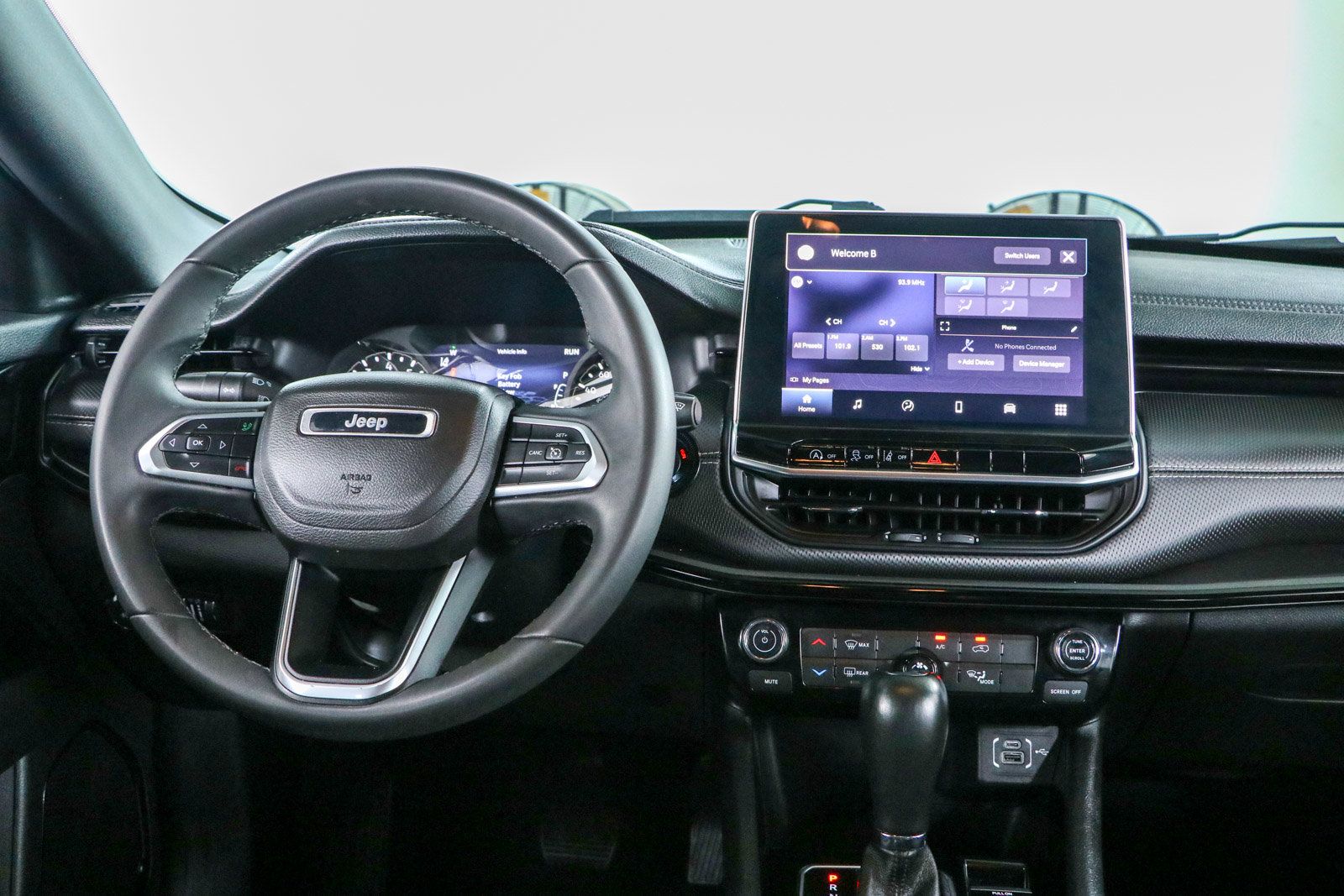 Used 2022 Jeep Compass Latitude FWD image 17