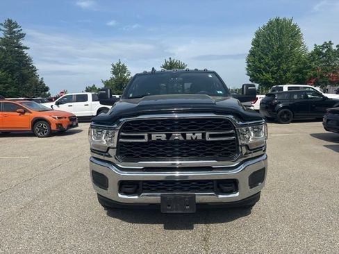 Used 2024 RAM 2500 Tradesman w/ Chrome Appearance Group AWD/4WD image 2