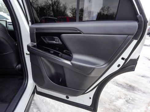 Used 2023 Toyota bZ4X Limited image 13