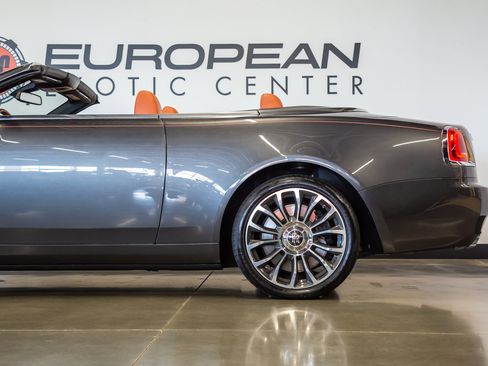 Used 2018 Rolls-Royce Dawn RWD image 22