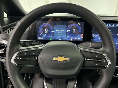 New 2026 Chevrolet Equinox EV LT image 45