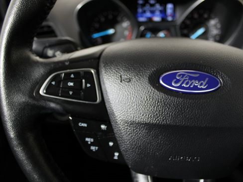 Certified 2019 Ford Escape SEL image 17