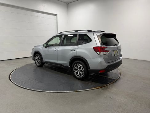 Used 2019 Subaru Forester Premium image 24