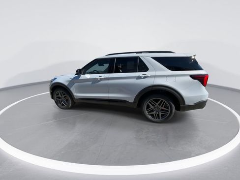 New 2026 Ford Explorer ST-Line w/ ST-Line Street Pack RWD image 5