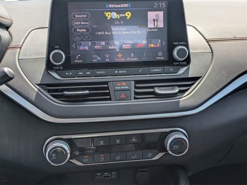 Used 2022 Nissan Altima 2.5 SR image 16