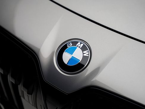 Used 2023 BMW 740i RWD image 13