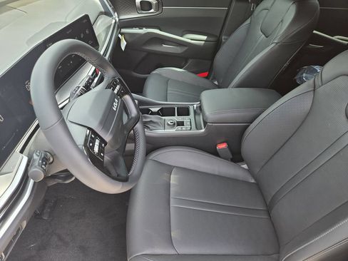 New 2026 Kia Sorento S FWD image 9