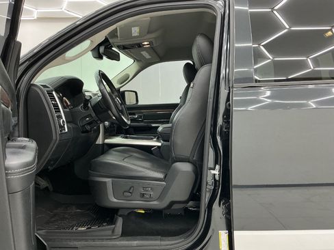 Used 2016 RAM 1500 Laramie w/ Convenience Group AWD/4WD image 16