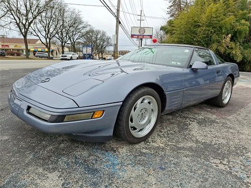 Used 1991 Chevrolet Corvette Coupe image 3
