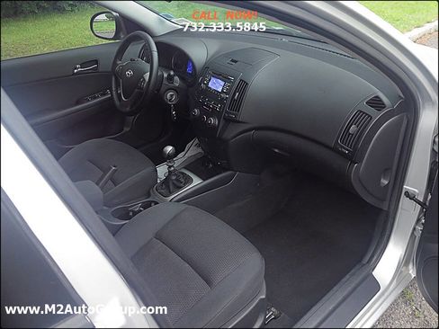 Used 2010 Hyundai Elantra SE image 18