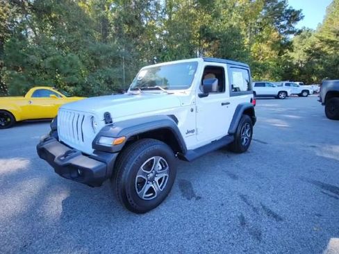 Used 2023 Jeep Wrangler Sport S image 9