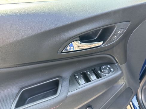 Used 2022 Chevrolet Equinox RS w/ RS Leather Package AWD/4WD image 15