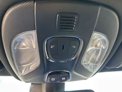 Used 2025 Jeep Compass Limited w/ High Altitude Package image 12