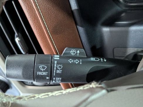 Used 2018 Chevrolet Silverado 3500 High Country image 30