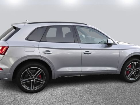 Certified 2025 Audi Q5 e Premium Plus w/ Premium Plus Package image 4