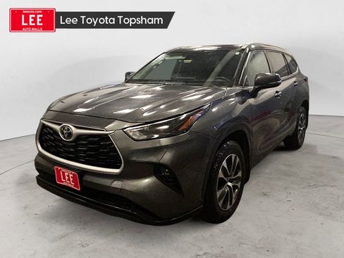 Used 2022 Toyota Highlander XLE image 1