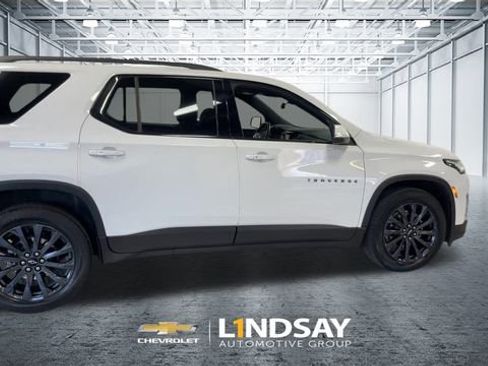 Used 2022 Chevrolet Traverse RS image 2