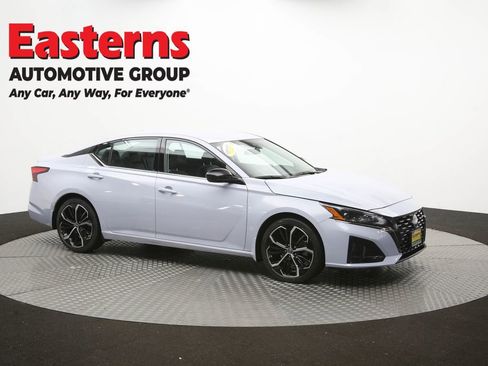 Used 2023 Nissan Altima 2.5 SR FWD image 50
