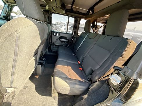Used 2021 Jeep Wrangler Unlimited Sport image 27