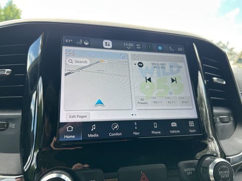 Used 2024 RAM 1500 Laramie image 24