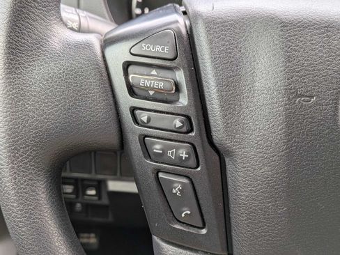 Used 2022 Nissan Frontier SV AWD/4WD image 22