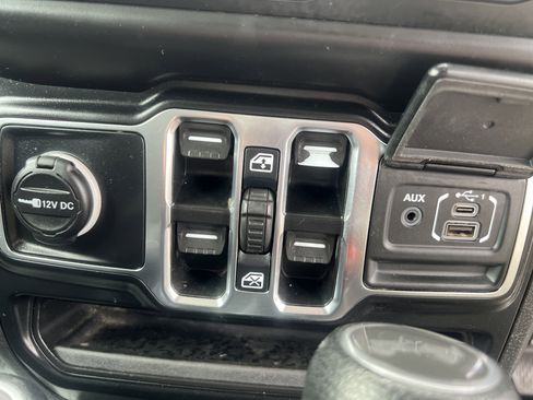 Used 2021 Jeep Wrangler Unlimited Sport w/ Cold Weather Group AWD/4WD image 29