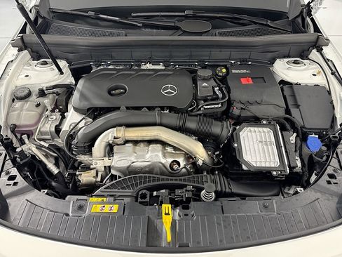 New 2026 Mercedes-Benz GLB 250 image 11