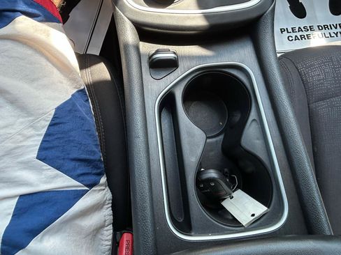 Used 2015 Chrysler 200 Limited FWD image 24