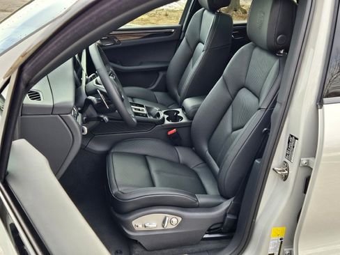 New 2026 Porsche Macan S image 5
