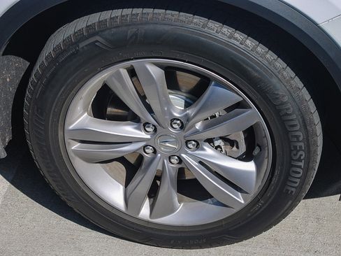 Used 2023 Acura MDX SH-AWD image 17
