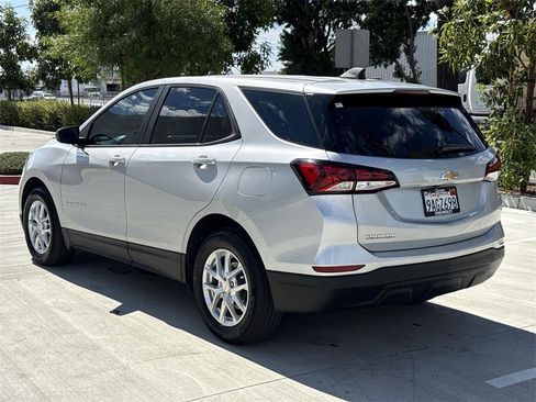 Used 2022 Chevrolet Equinox LS w/ LPO, Floor Liner Package image 5