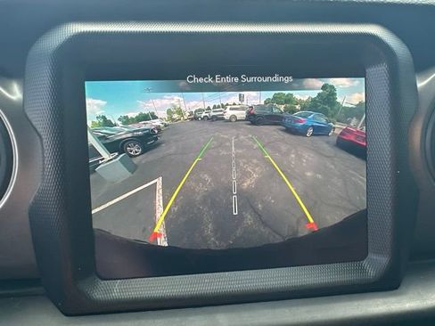 Used 2022 Jeep Wrangler Unlimited Sport AWD/4WD image 13
